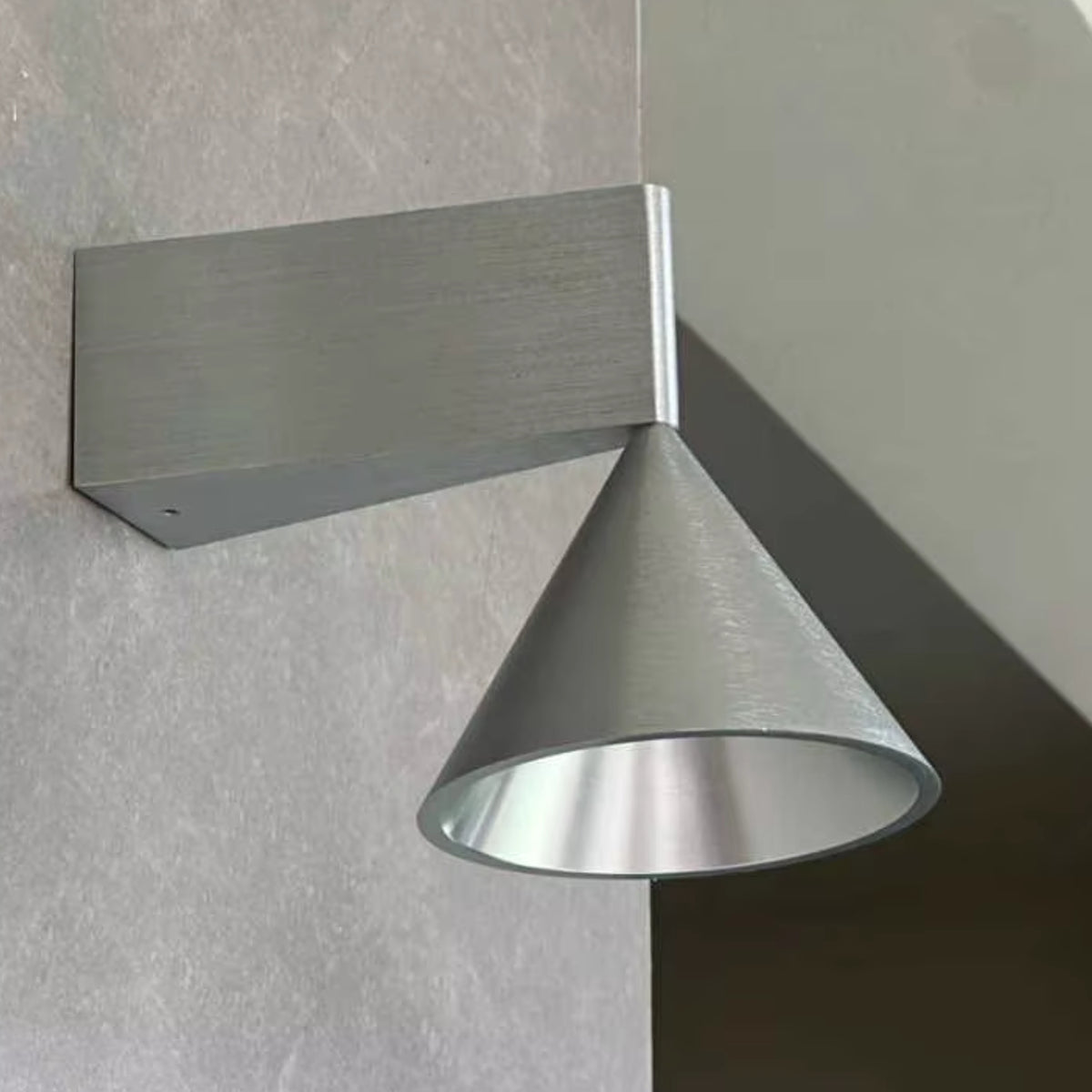 Applique Murale Milano — Aluminium Brossé & Design Minimaliste