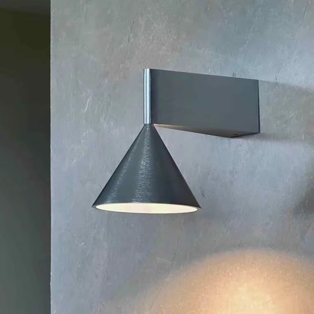 Applique Murale Milano — Aluminium Brossé & Design Minimaliste