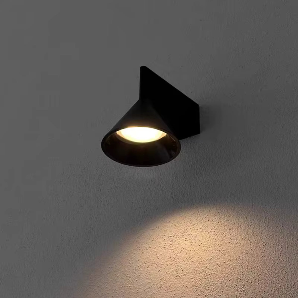Applique Murale Milano — Aluminium Brossé & Design Minimaliste