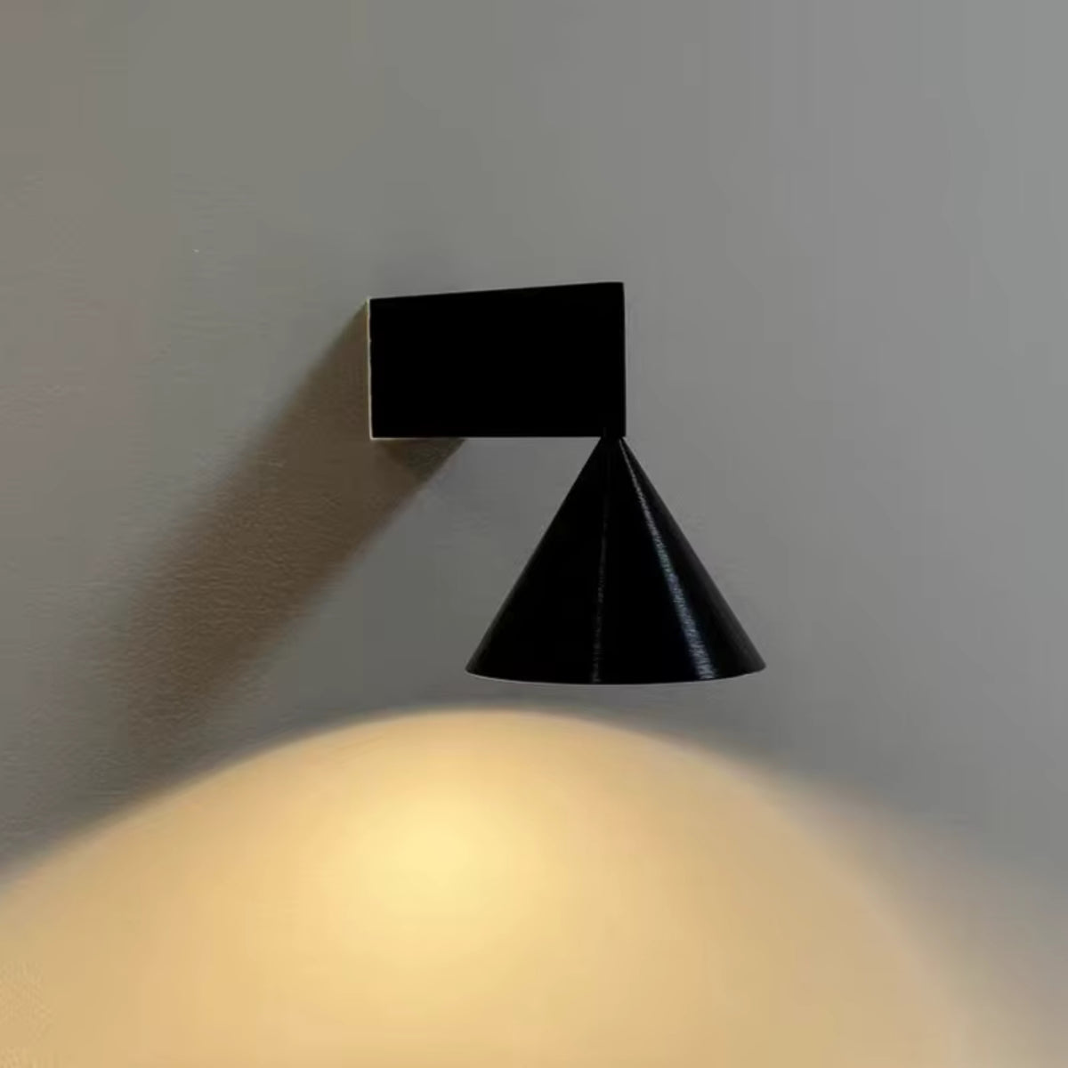Applique Murale Milano — Aluminium Brossé & Design Minimaliste