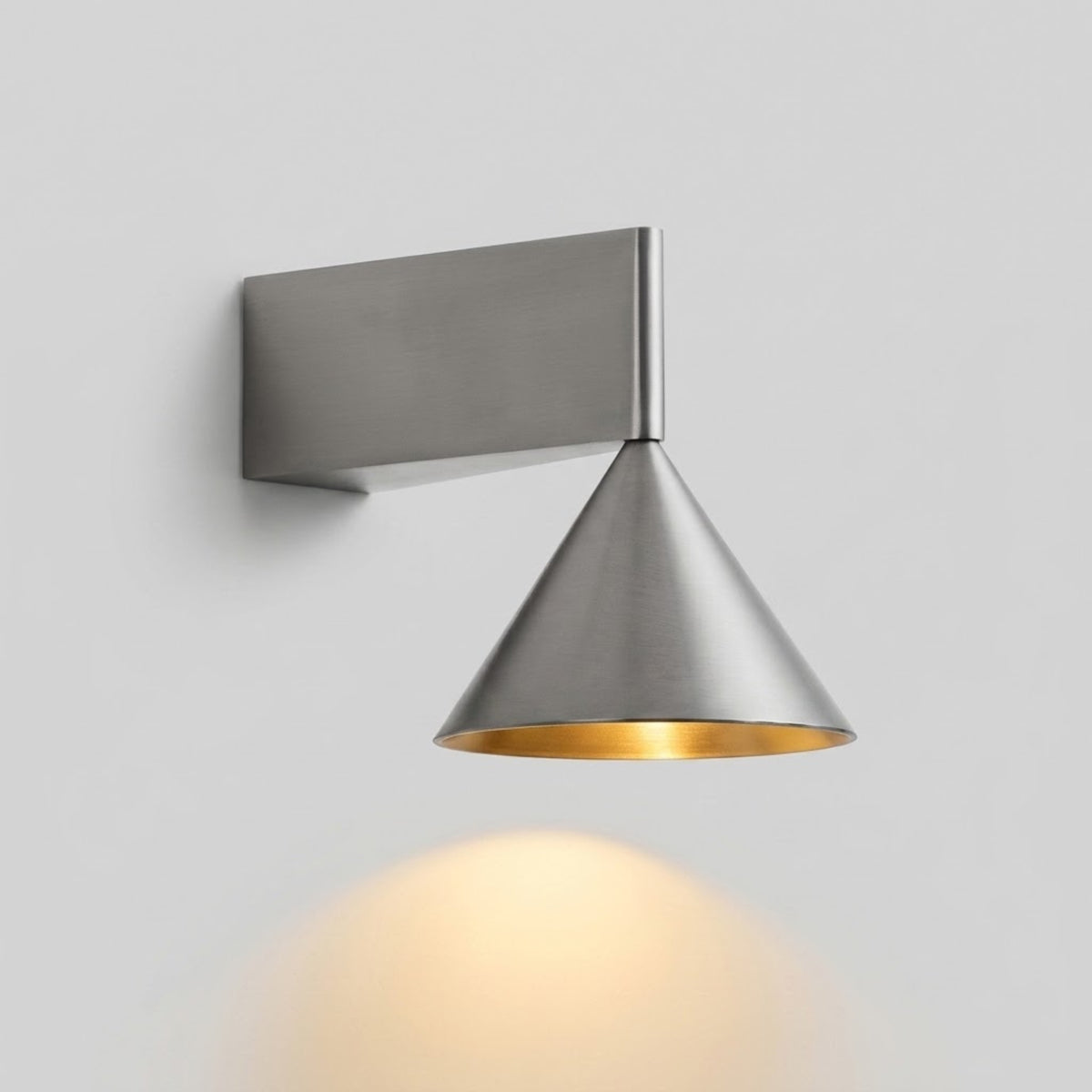 Applique Murale Milano — Aluminium Brossé & Design Minimaliste