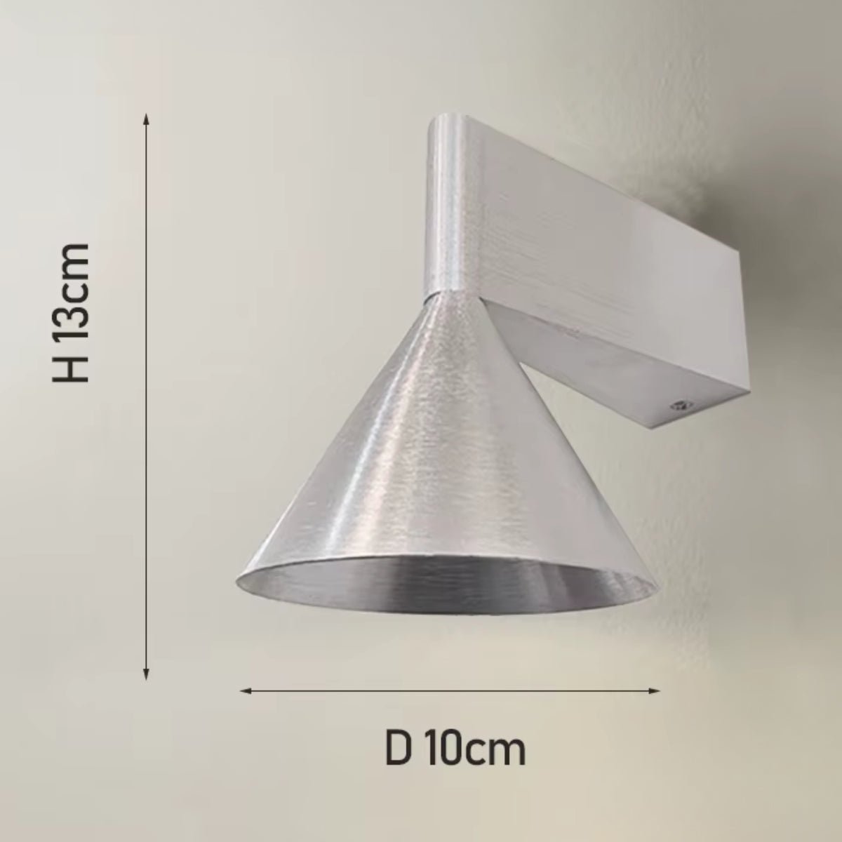 Applique Murale Milano — Aluminium Brossé & Design Minimaliste