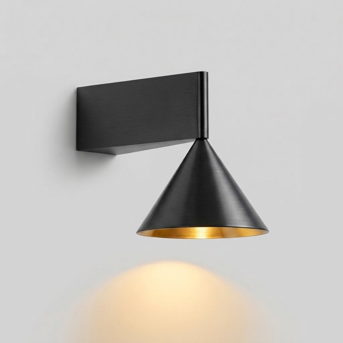 Applique Murale Milano — Aluminium Brossé & Design Minimaliste
