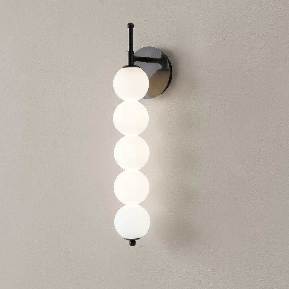 Applique Murale Boréale - Sphères Verre Opale & Laiton LED