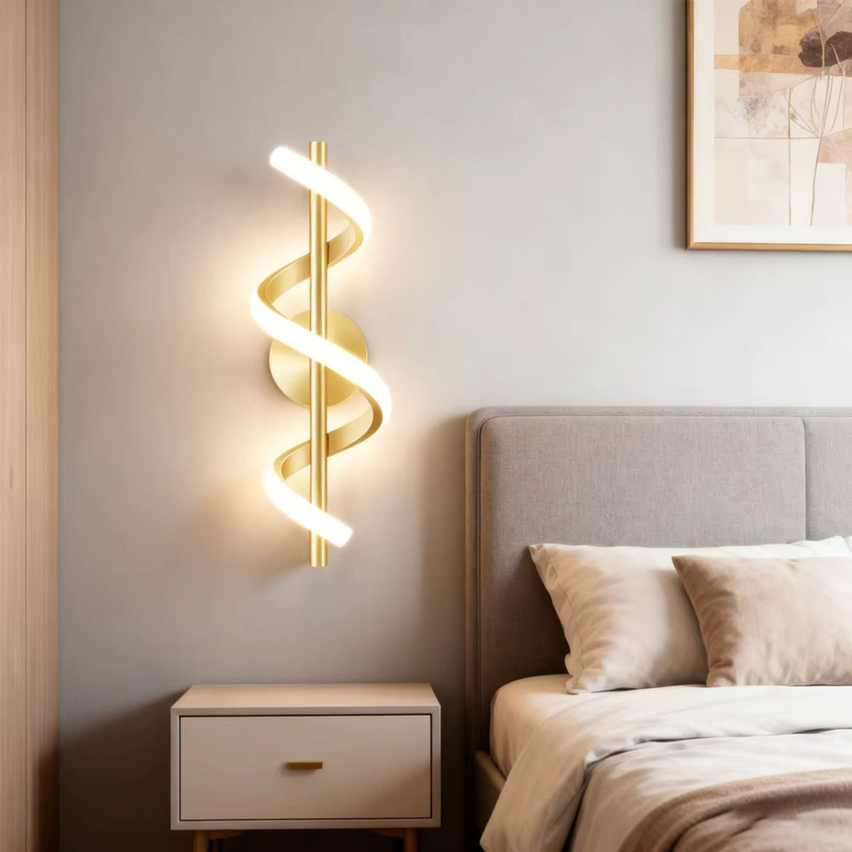 Applique Murale Solstice - Luminaire Spiral LED en Laiton Brossé 40 cm