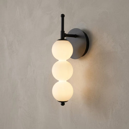 Applique Murale Boréale - Sphères Verre Opale & Laiton LED