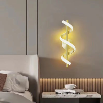 Applique Murale Solstice - Luminaire Spiral LED en Laiton Brossé 40 cm